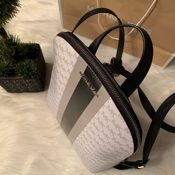 MICHAEL KORS Cindy LG Saffiano Leather Backpack - Picture 9 of 11